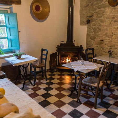 Cortis Antigas Bed & Breakfast Gesturi Bagian luar foto