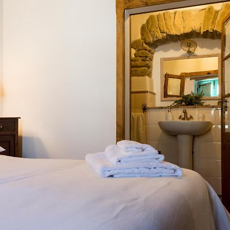 Cortis Antigas Bed & Breakfast Gesturi Bagian luar foto