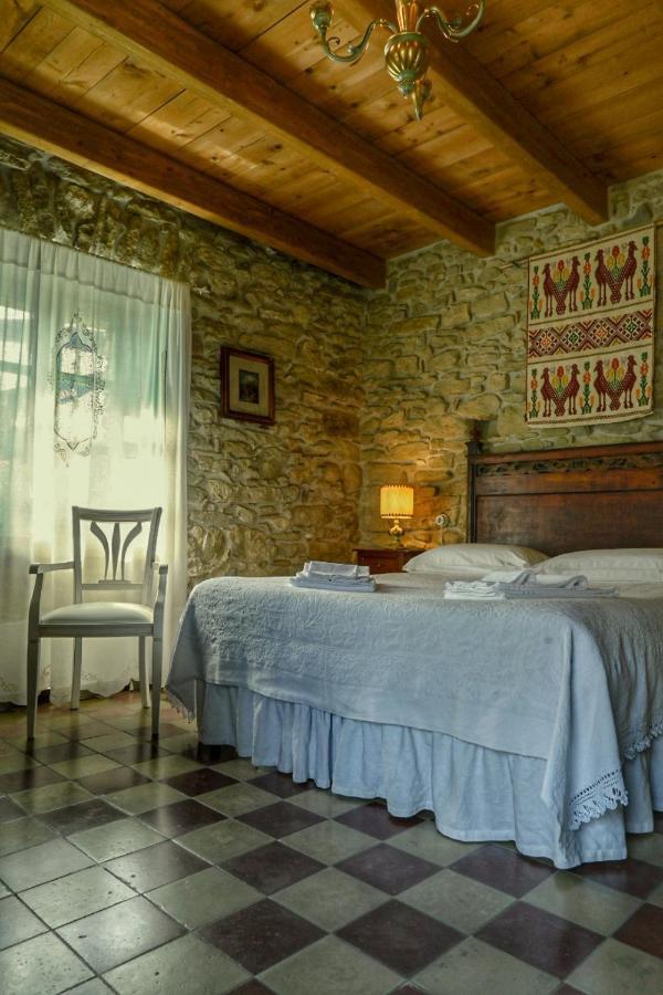 Cortis Antigas Bed & Breakfast Gesturi Bagian luar foto