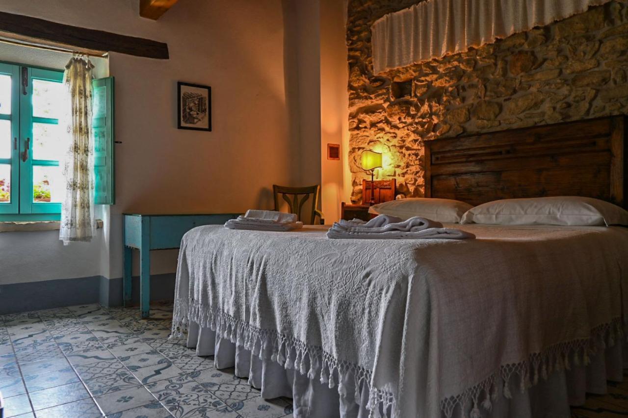 Cortis Antigas Bed & Breakfast Gesturi Bagian luar foto